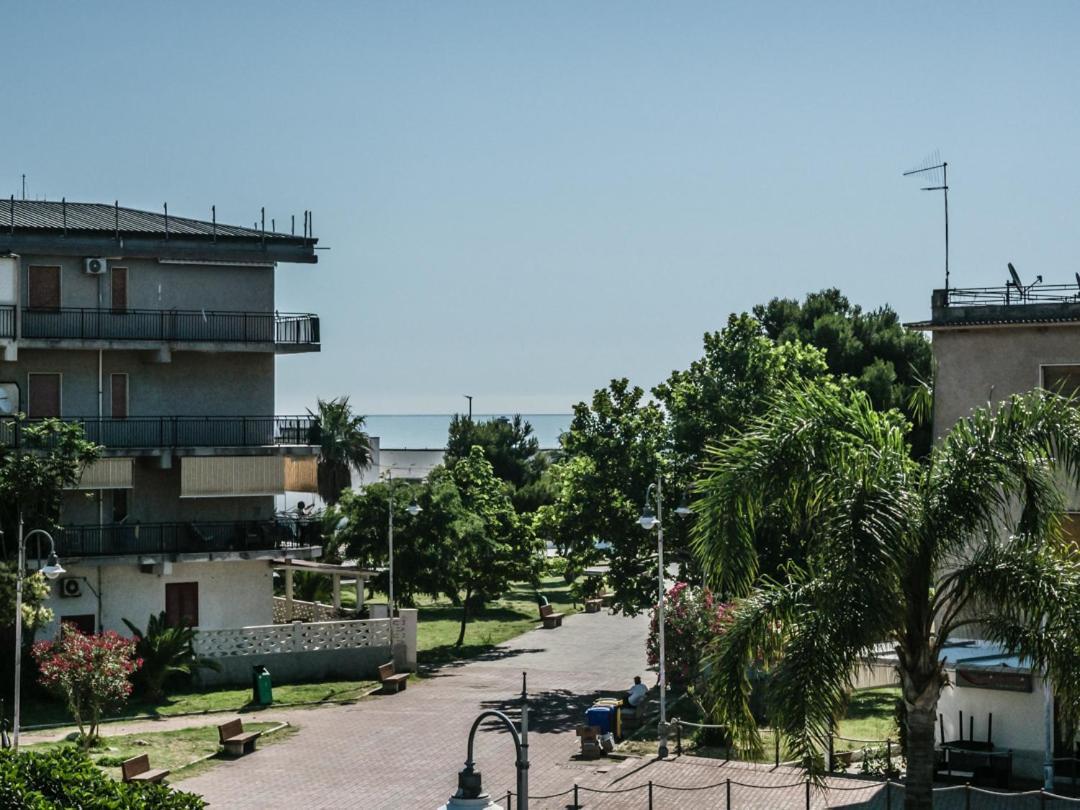 A' Piazzetta Appartamenti Marina di Schiavonea Esterno foto